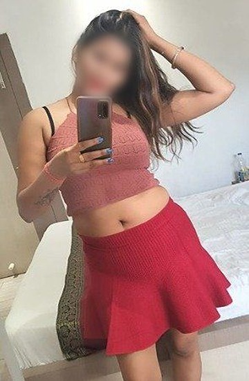 Amira Aundh call girl